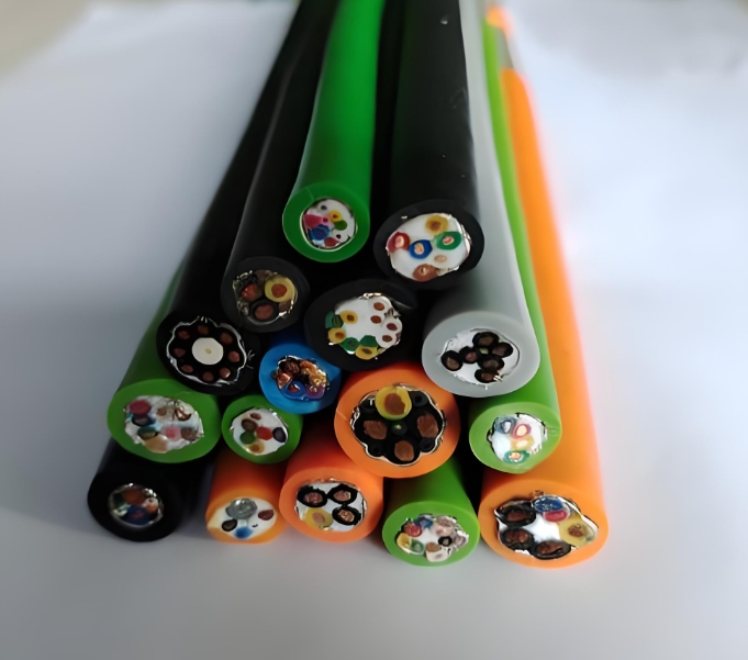 廣東金聯(lián)宇電纜告訴您機器人電纜要求有哪些呢？.jpg